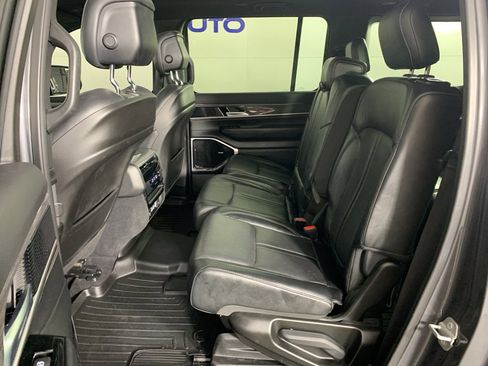 Used 2022 Jeep Wagoneer Series III w/ Premium Group I image 33