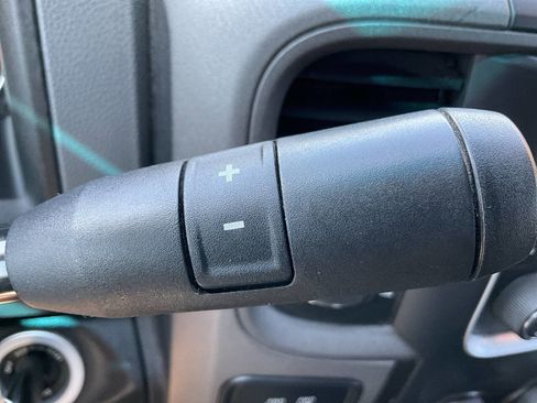 Used 2013 RAM 1500 Express image 38