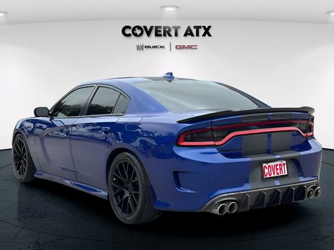 Used 2019 Dodge Charger R/T w/ Blacktop Package RWD image 5