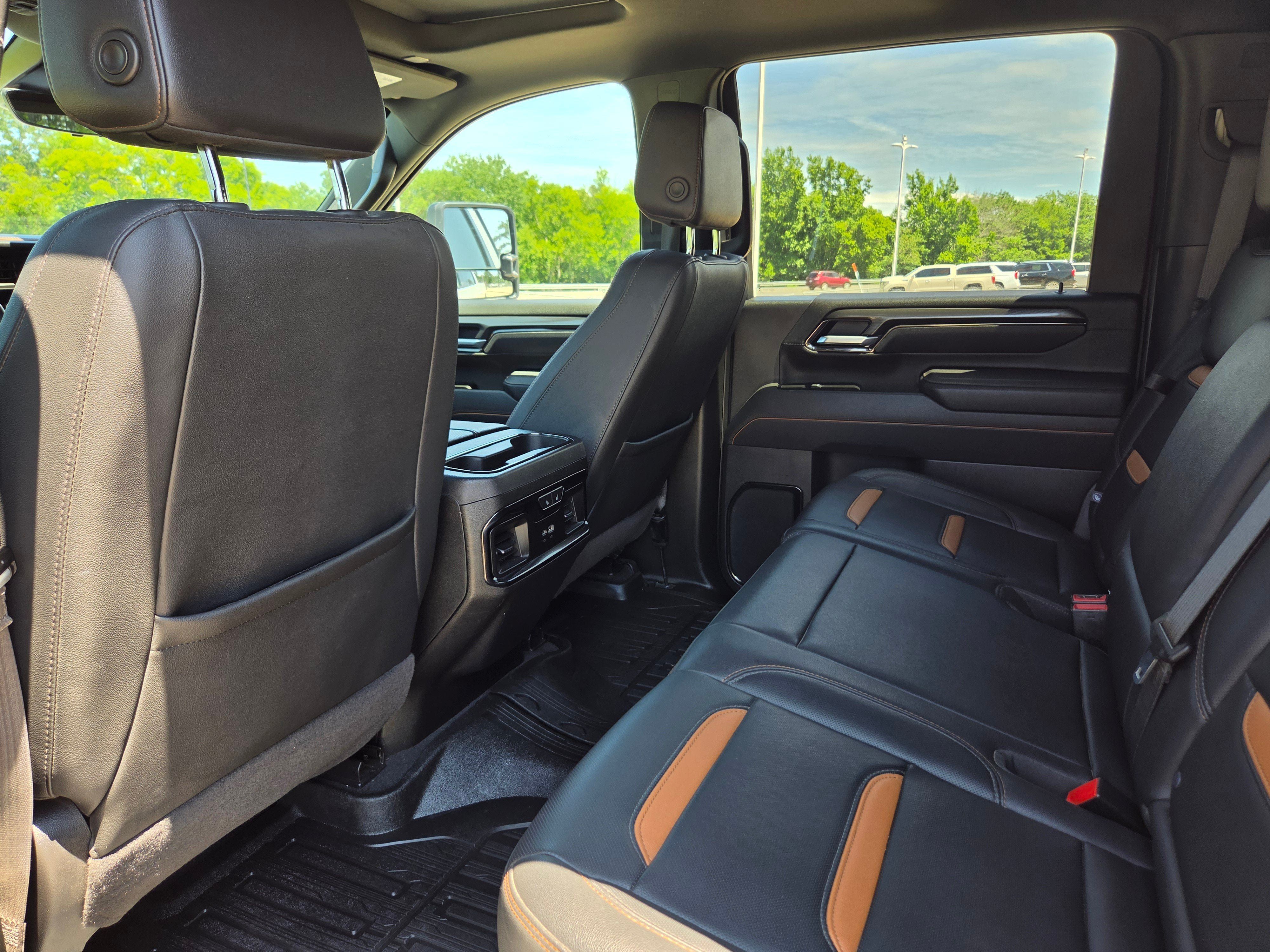 Used 2025 GMC Sierra 2500 AT4 w/ AT4 Premium Plus Package AWD/4WD image 34