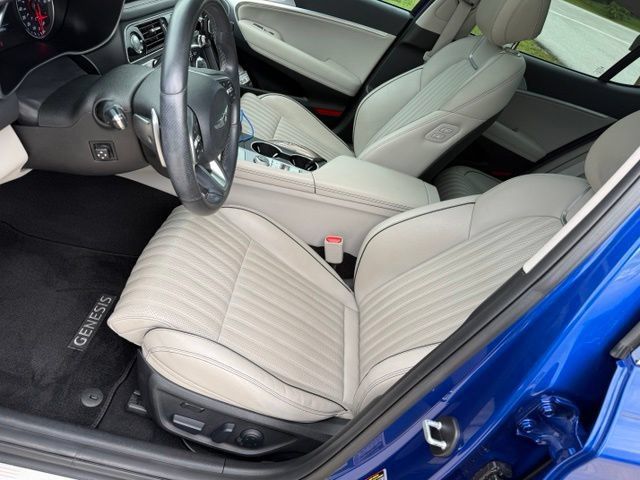Used 2021 Genesis G70 3.3T RWD image 2