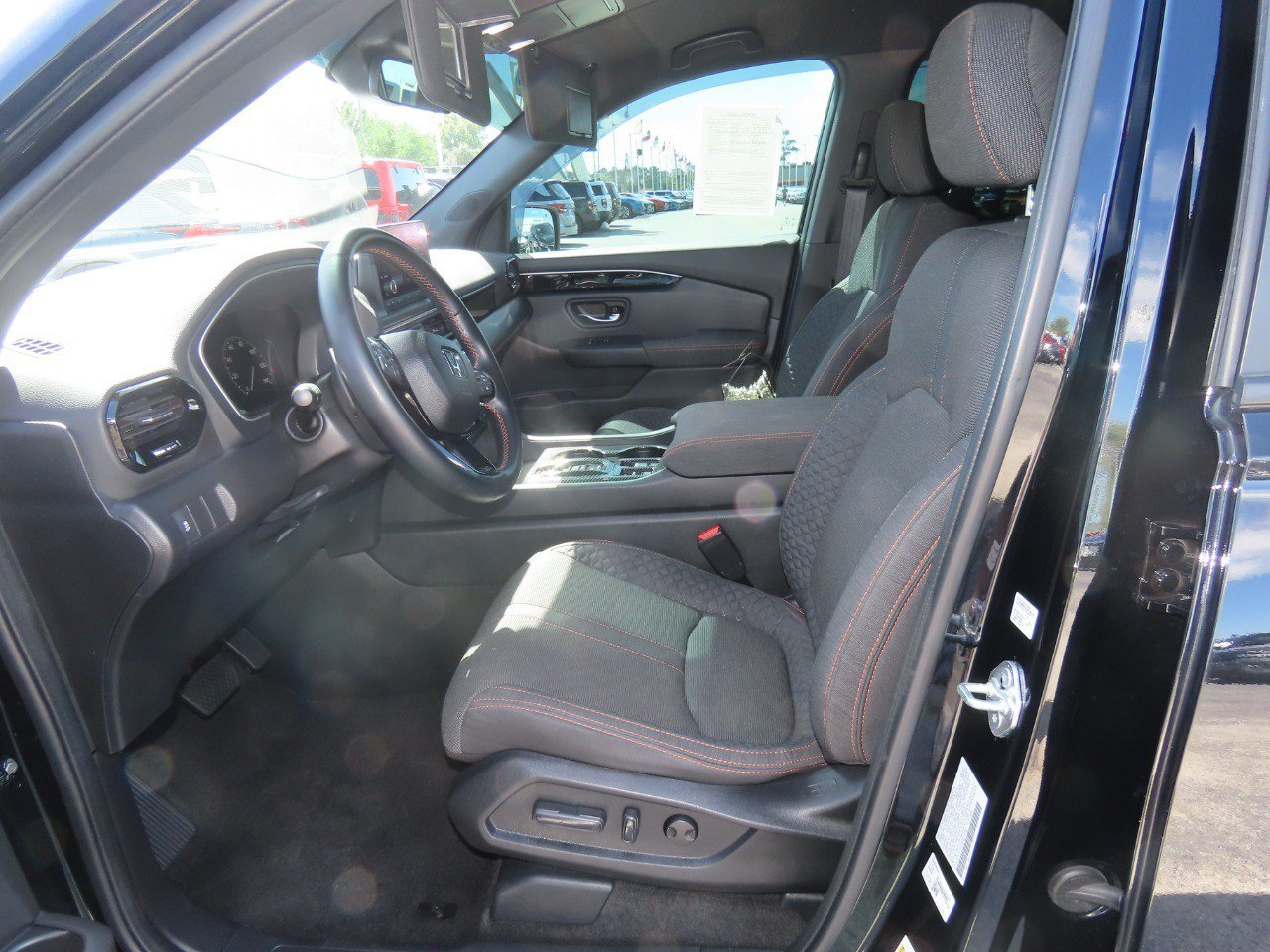 Used 2023 Honda Pilot Sport image 26