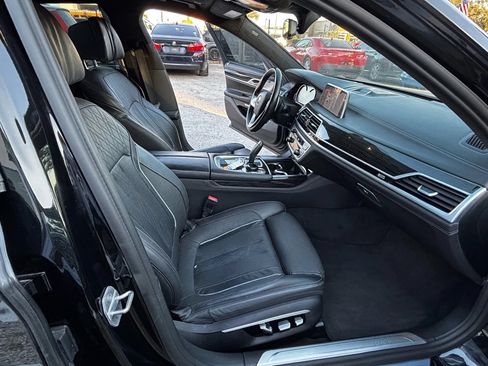 Used 2017 BMW 750i RWD image 28