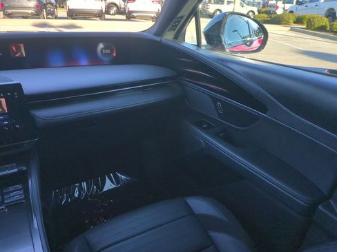 Certified 2024 Lincoln Nautilus Reserve w/ Jet Appearance Package (87T) image 17