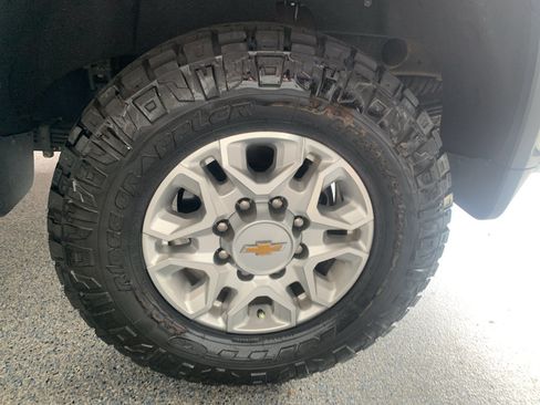 Used 2023 Chevrolet Silverado 2500 LTZ AWD/4WD image 33