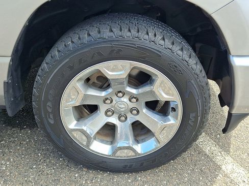 Used 2019 RAM 1500 Big Horn AWD/4WD image 9