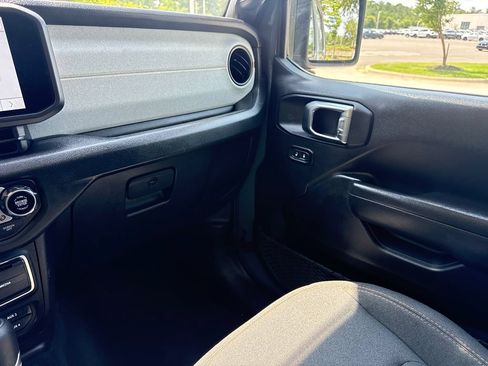 Used 2025 Jeep Wrangler Unlimited Sport AWD/4WD image 17
