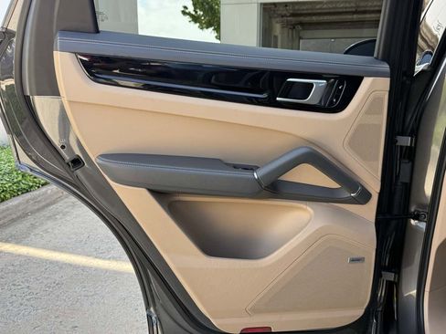 Used 2019 Porsche Cayenne image 53
