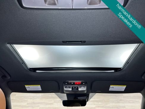 Used 2025 Kia Telluride SX X-Line AWD/4WD image 4