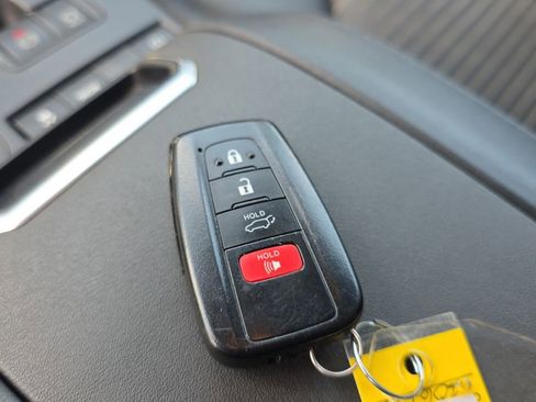 Used 2022 Toyota Highlander XSE FWD image 25