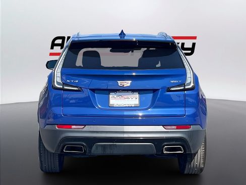 Used 2022 Cadillac XT4 Premium Luxury w/ Safety Alert Package FWD image 6