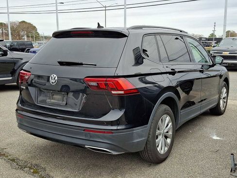 Used 2020 Volkswagen Tiguan S image 3