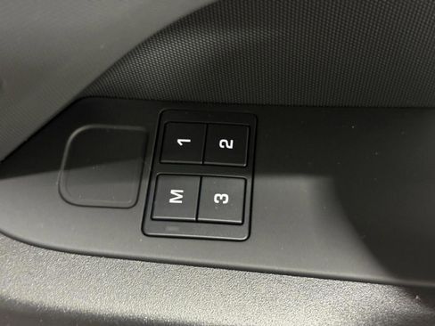 New 2026 Land Rover Defender 110 V8 image 22