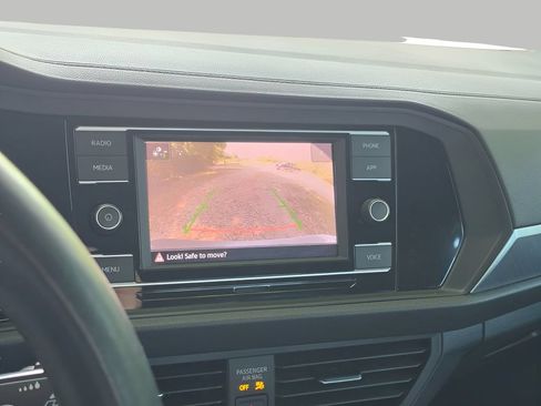 Used 2024 Volkswagen Jetta SE FWD image 19