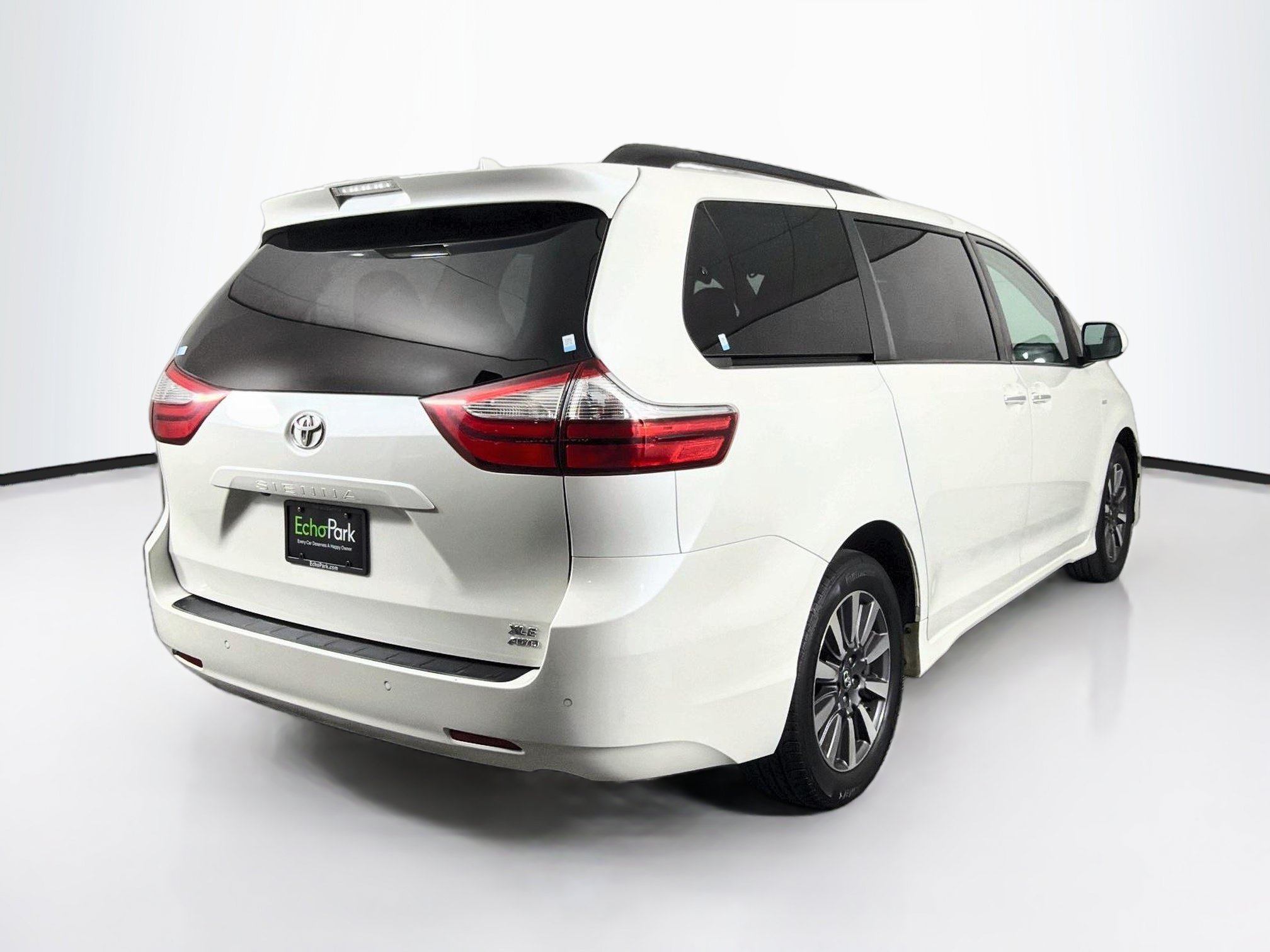 Used 2018 Toyota Sienna XLE w/ XLE Navigation Package AWD/4WD image 9
