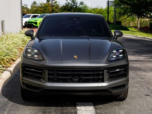 Used 2024 Porsche Cayenne Coupe AWD/4WD image 8