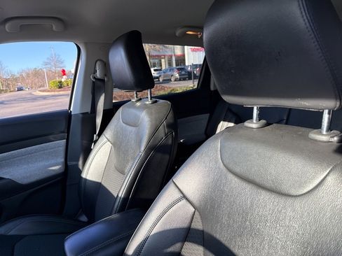 Used 2022 Jeep Compass Latitude image 8