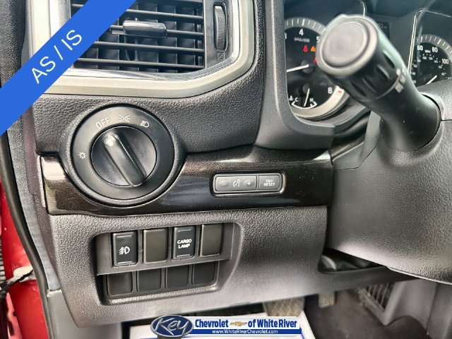 Used 2017 Nissan Titan SV AWD/4WD image 18