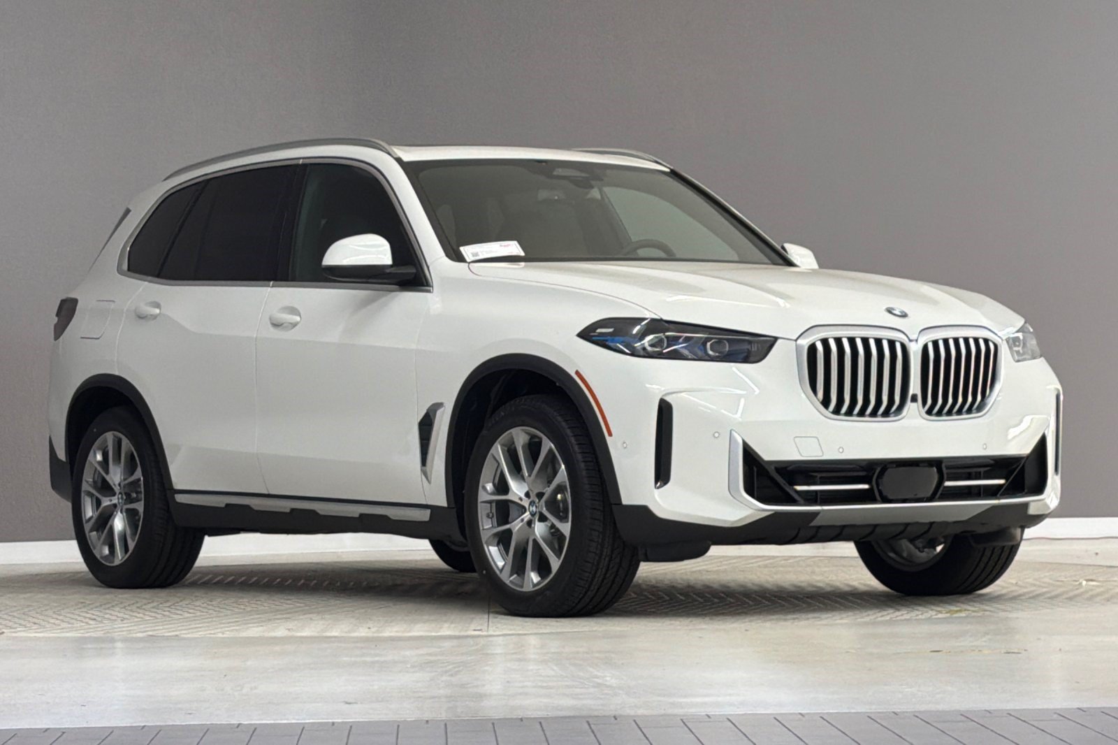 New 2026 BMW X5 sDrive40i w/ Parking Assistance Package RWD image 6