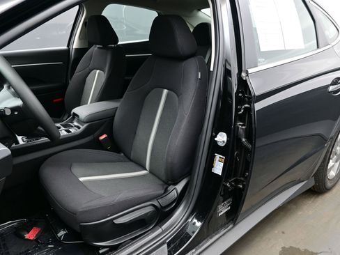 Used 2025 Hyundai Sonata SE image 11