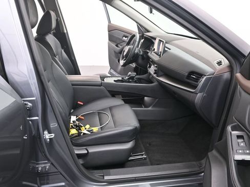 Used 2023 Nissan Rogue SV w/ SV Premium B Package FWD image 25