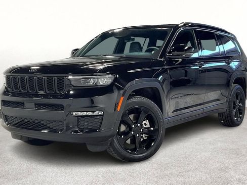 Used 2025 Jeep Grand Cherokee L Limited w/ Black Appearance Package image 14