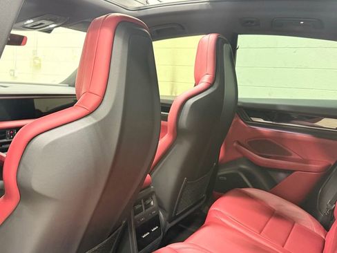 Used 2025 Porsche Macan 4S Electric w/ Premium Package image 30