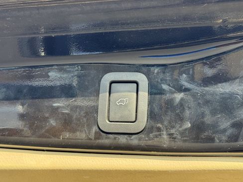 Used 2019 Toyota Highlander XLE image 38