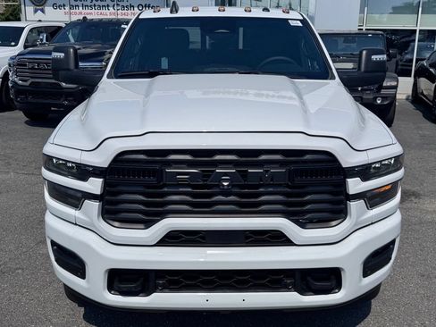 Used 2025 RAM 3500 Big Horn AWD/4WD image 2