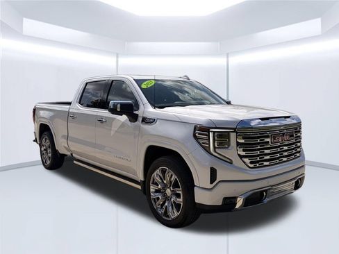 Used 2025 GMC Sierra 1500 Denali w/ Denali Reserve Package AWD/4WD image 5