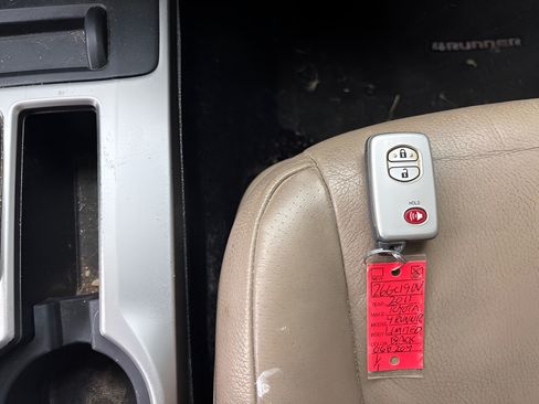 Used 2011 Toyota 4Runner Limited AWD/4WD image 18