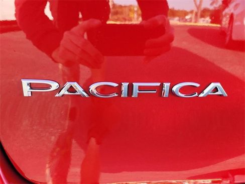 New 2026 Chrysler Pacifica Select image 15