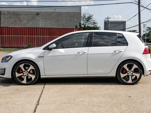 Used 2016 Volkswagen GTI SE w/ Lighting Package (SEL) FWD image 12