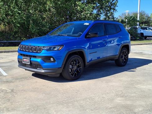 New 2026 Jeep Compass Altitude image 3