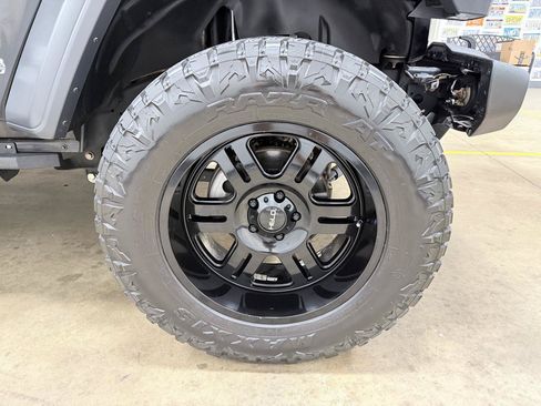 Used 2018 Jeep Wrangler Unlimited Sport AWD/4WD image 11
