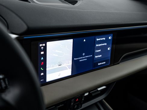 Certified 2025 Porsche Macan 4 Electric image 16