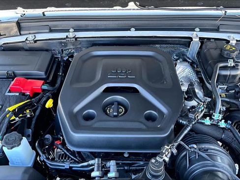 Used 2025 Jeep Wrangler Sport image 30