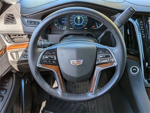 Used 2020 Cadillac Escalade Luxury image 10