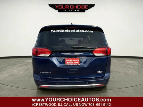 Used 2018 Chrysler Pacifica Touring-L Plus image 4