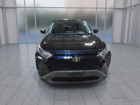 Used 2021 Toyota RAV4 LE w/ Carpet Mat Package (TMS) AWD/4WD image 3