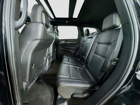 Used 2018 Jeep Grand Cherokee Overland AWD/4WD image 30