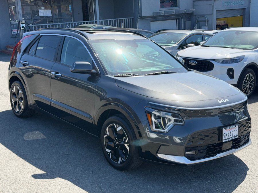 Used 2024 Kia Niro Wave FWD image 3