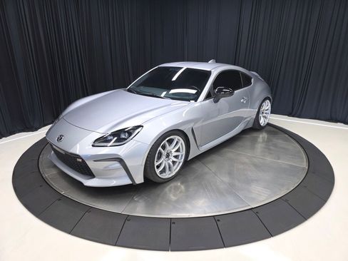 Used 2024 Toyota GR86 Premium RWD image 7