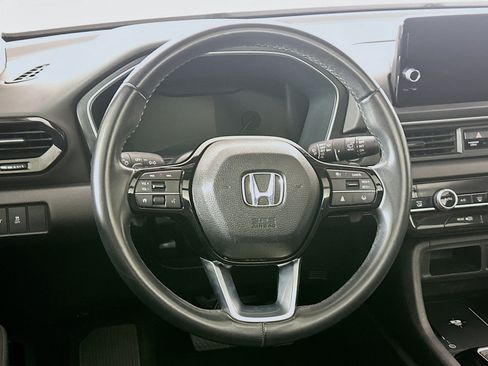 Used 2024 Honda Pilot Touring image 18