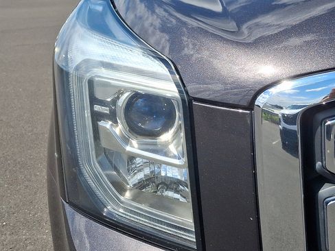 Used 2017 GMC Yukon SLE image 9