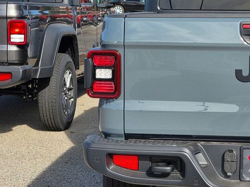 New 2026 Jeep Gladiator Sport image 6