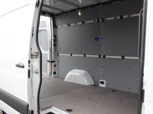 Used 2025 Mercedes-Benz Sprinter 2500 image 15