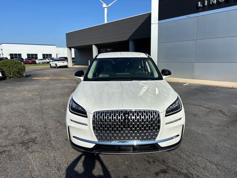 Certified 2023 Lincoln Corsair AWD image 2