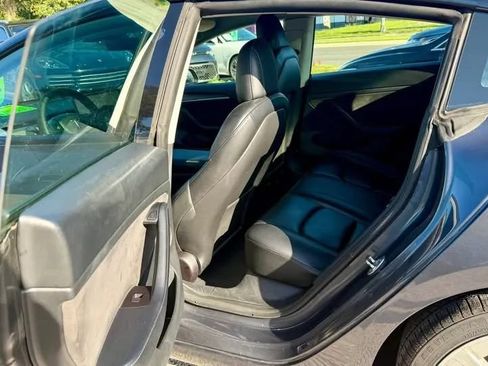 Used 2022 Tesla Model 3 RWD image 6