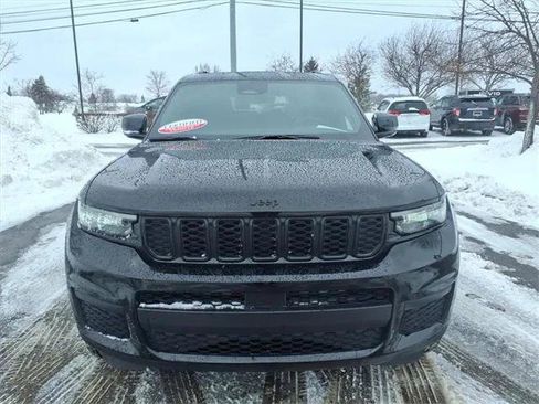 Certified 2025 Jeep Grand Cherokee L Altitude image 2